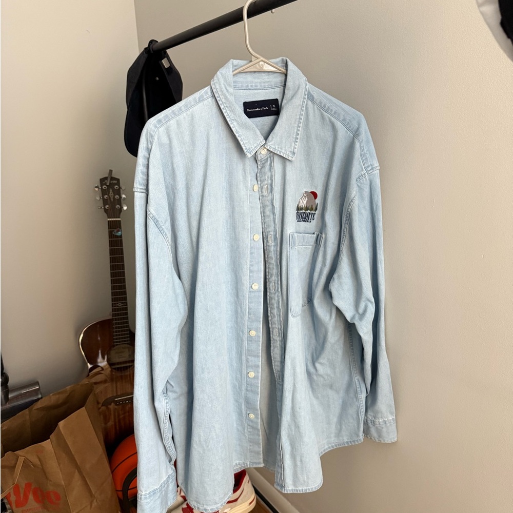 Abercrombie Light Blue Yosemite Denim Button Up - size XL